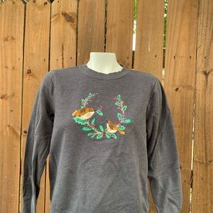 Cute Birds Gray cotton Christmas sweatshirt size Small.